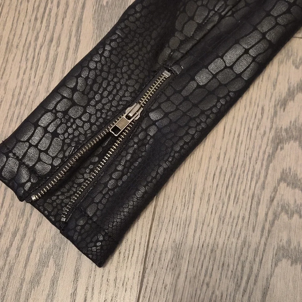 Guess Black Croc-Embossed Women's Jacket Size M - Picture 9 of 14